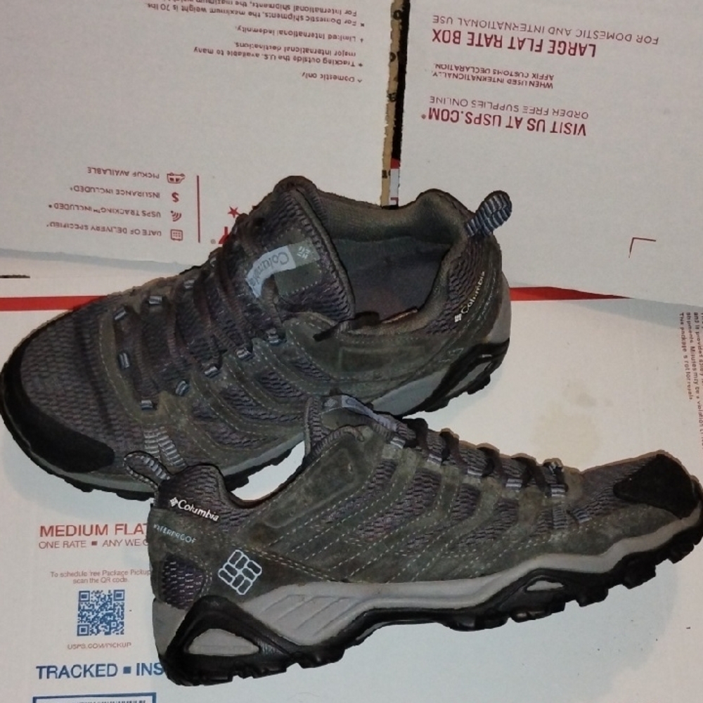 Columbia Women's Gray Athletic Shoes